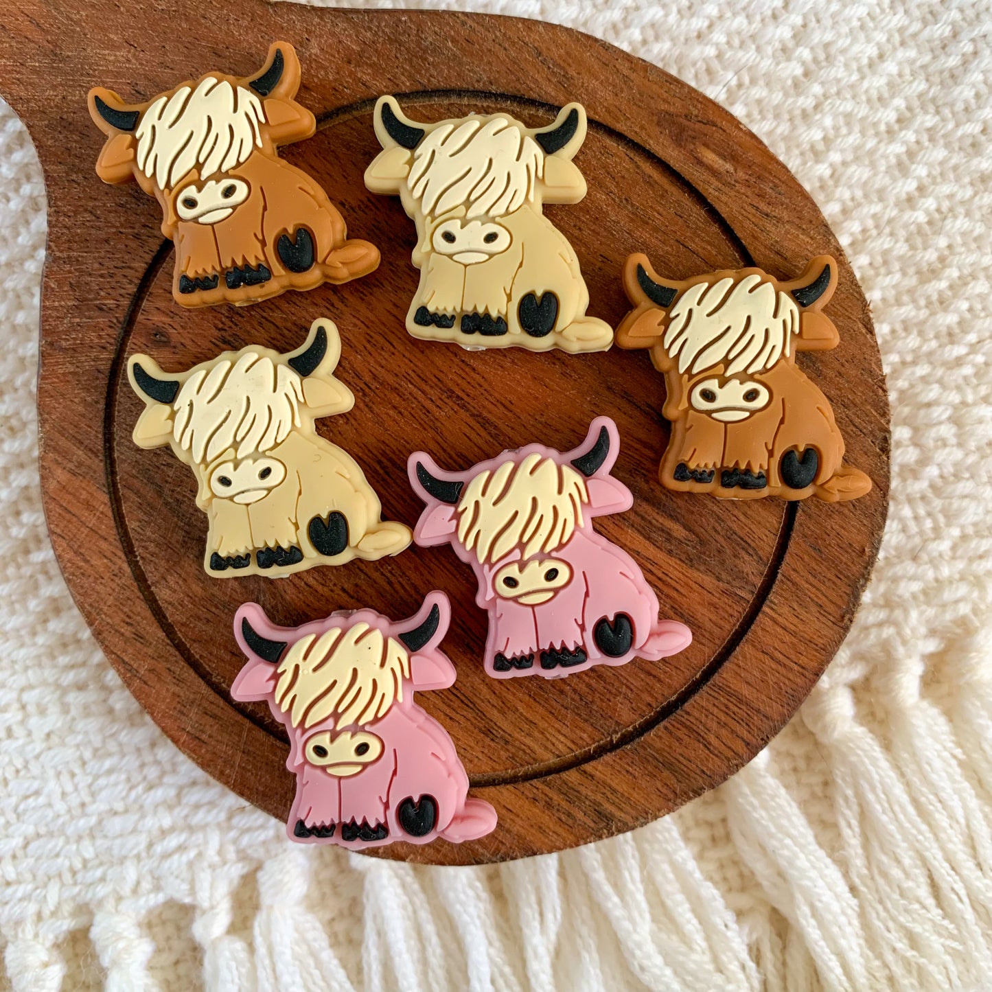 HIGHLAND COW NEEDLE STOPPERS - 3 COLOURS