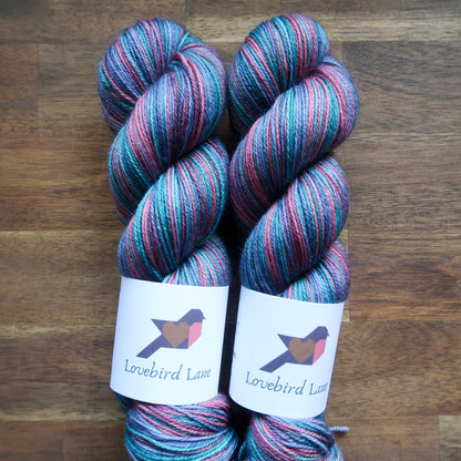 HONEYSUCKLE SKETCH SELF STRIPING - NUNDLE SOCK